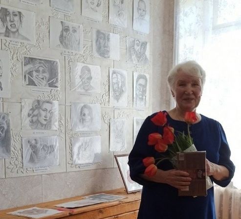 Выставка рисунков - "Мир увлечений".